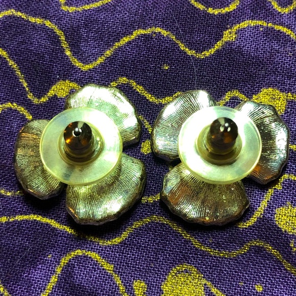 Silver Tone and Enamel w/Rhinestone Center Flower Pierced Earrings - Picture 2 of 2